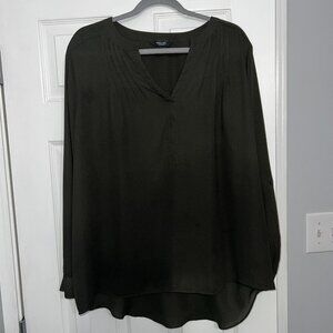 NWOT Simply Vera Wang Olive Green Popover V-Neck Sheer Button Tab Sleeves XL